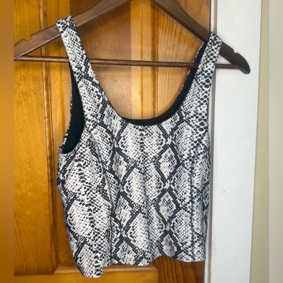 DSG Black and White Python Snake Print Tank Top With Built-In Bra - Picture 5 of 7